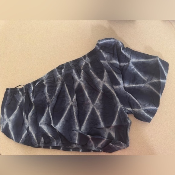 Banana Republic M or L ONE-SHOULDER CROPPED TOP ‘Lightning’ Blue Size M - Picture 6 of 6